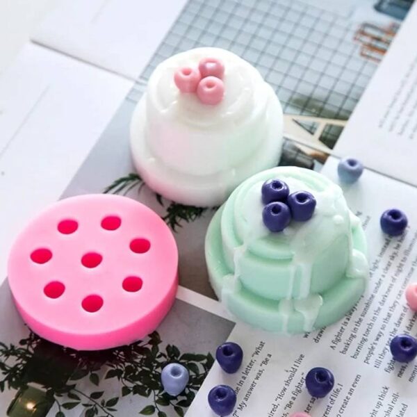 Plain blueberry cake